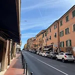 Cavour 66 شقة